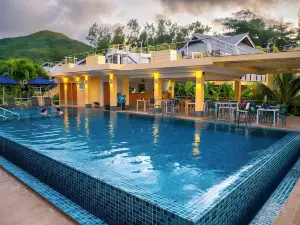 Acajou Beach Resort
