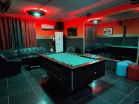 Room in Guest Room - Royal Blue Guest House Bar Hotels in Golfe