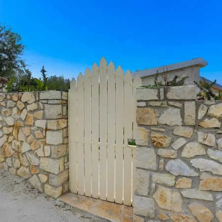 Bibi - Danilia Cottages