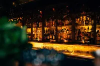 Crazy Bear Beaconsfield - 5-Star
