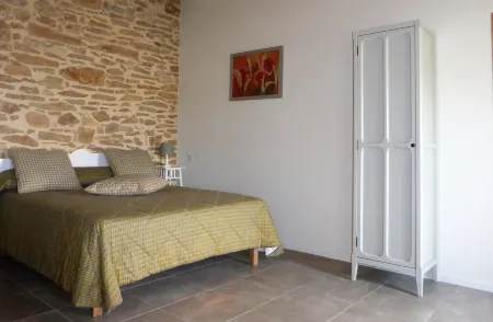 Maison d'hôtes la Bignone Отели в г. Сен-Лоран-Дез-Арбр