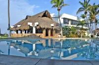Mar Paraiso Queen - Resorts