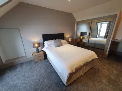 House by the Harbour - NC500 Route Hotels in Wick