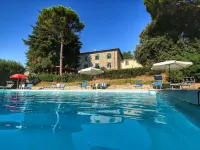 Farmhouse in Umbria Near Lake Trasimeno - Swimmingpools