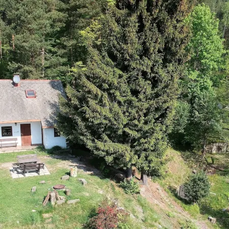 Chalet in Malá Skála Near Ski Slopes Отели в г. Яблонец-над-Нисоу