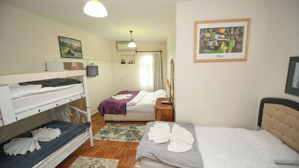 Anz Guest House Pansiyon