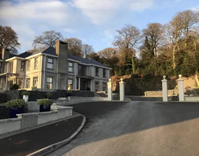 Luxurious Studio Apartment in Fahan Co Donegal Hotels near Wild Ireland