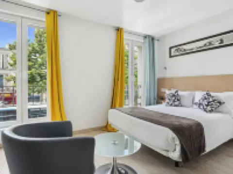 Hôtel le National Clichy Paris Hotels in Clichy