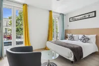Hôtel le National Clichy Paris Hotels in Clichy