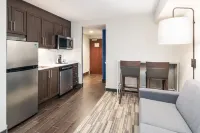 Holiday Inn Express & Suites MILTON by IHG - parking