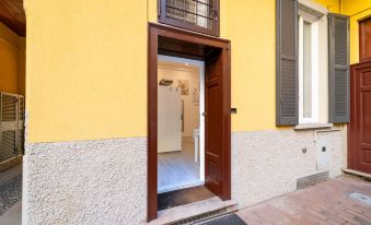 Modern Apartment at Via Carloni by Wonderful Italy