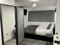 Wisteria Studio Hotels near Blackheath