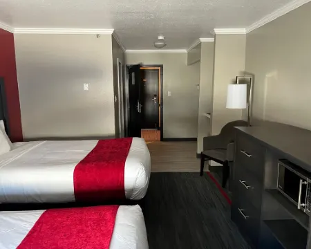The Yukon Inn โรงแรมในไวท์ฮอร์ส