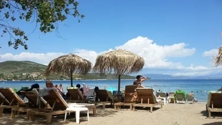 Effie's Maisonette with Detached Studio Отели в г. Магнисия