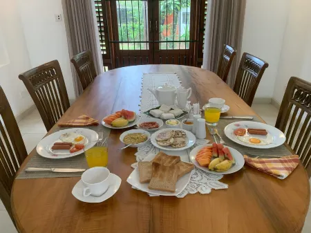 Cenreeza Airport Villa Отели в г. Miriswatte