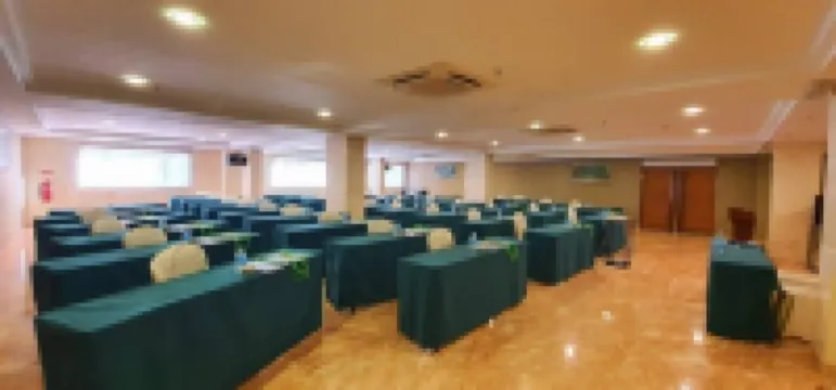 民都魯凱美納廣場酒店