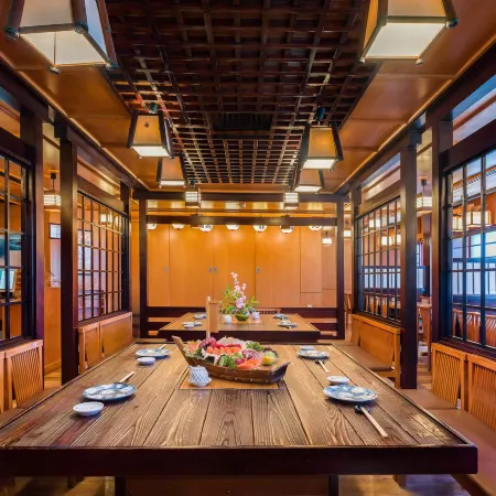 Al Falaj Hotel Отели рядом с достопримечательностью «Qantab Beach»