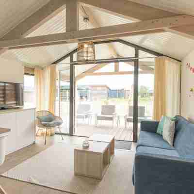 Ameland Lodge w/ Veranda Rooms