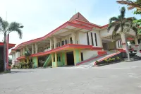 Hotel King's Hotel dekat Gereja Katolik Santo Carolus Borromeus, Temon