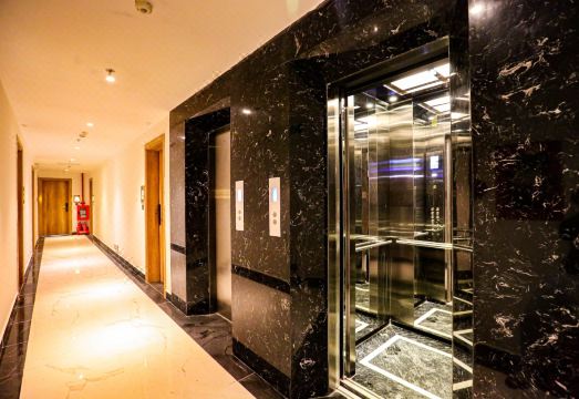 Ttr Central Apart Hotel 주변 카페