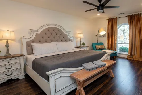 Family & Large Group - Backyard Heaven, Game room, Mini Golf, Private Pool