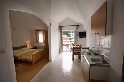 Studio Apartment 3, First Floor Hotels near beach Mezaroca