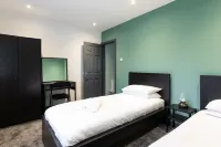 Fully Refurbished North Belfast Home 2 Hotels in Newtownabbey