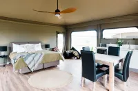 Mitchell Grass Retreat Hotels in Longreach