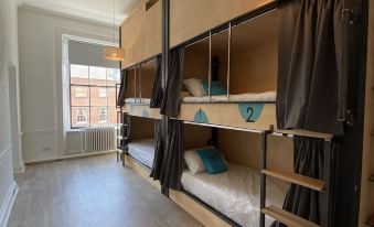 Leevin Hostel George