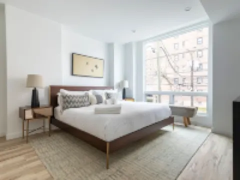 Lavish 3Br Retreat w Private Rooftop Deck Near NYC Hotels in Hoboken