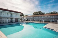 Travelodge by Wyndham Orlando Lake Buena Vista South