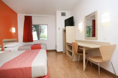 Motel 6 Colchester, VT - Burlington のホテル