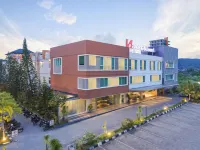 Swiss-Belhotel Kendari - Pools