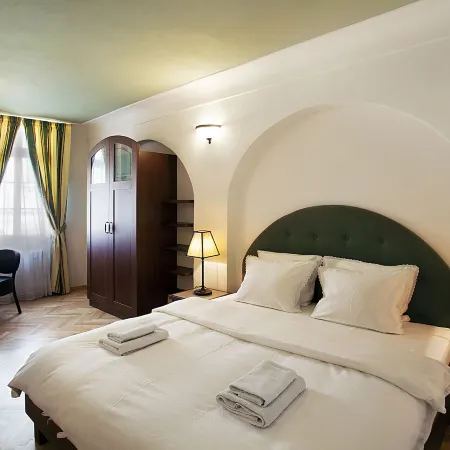 Residence Thunovska Отели рядом с достопримечательностью «Лорета»