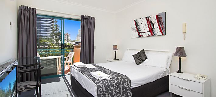 Aruba Surf Resort Hotels in Broadbeach
