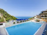 Best Western Hotel la Solara Hotels near Leonelli's Beach