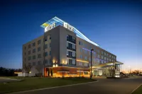Aloft Wichita Hotel in zona The Keeper of the Plains