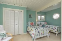 Stunning Large Apartment in the Heart of Port Townsend!