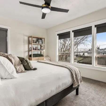 Riverview Home - walking trails - convenient location