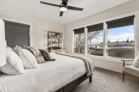 Riverview Home - walking trails - convenient location