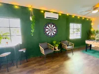 Spacious Kitchen and Shared Pool - Affordable Cozy Haven Hotels in Largo
