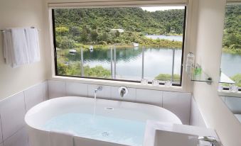 Solitaire Lodge