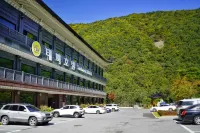 Taebaek Hotel - parking