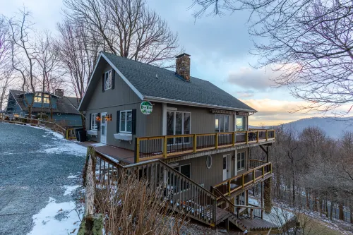 Amazing Mountain Views and Hot Tub - Delightful Retreat
