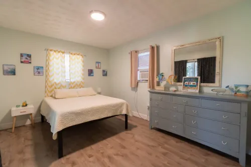 Modern Decor and Short Stroll to Beach - Vibrant Coastal Haven