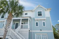 Luxury Villa with Golf and Beach Club Access - Stunning Coastal Retreat