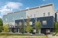 Rooftop Deck and Hot Tub - Lavish Country Music Retreat