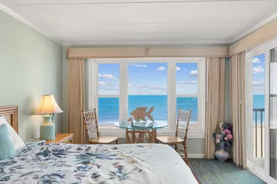 Oceanfront Balcony and Outdoor Pool - Stunning Coastal Escape Hotel in zona Jolly Roger Amusement Park