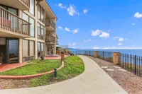 Oceanfront Comfort and Stunning Views - Serene Coastal Retreat