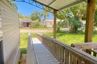 Snowbird-friendly home with central AC, full kitchen, and free WiFi Hotels in Port St. Joe